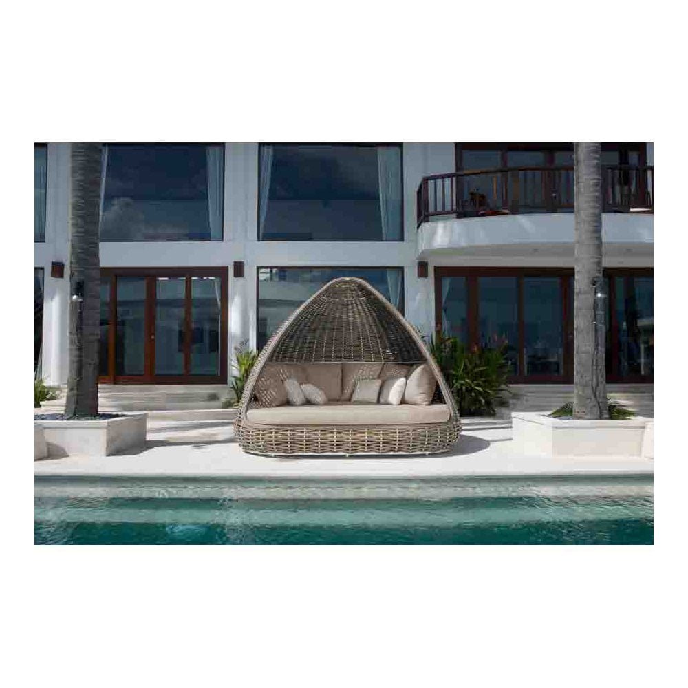 Shade Day Bed