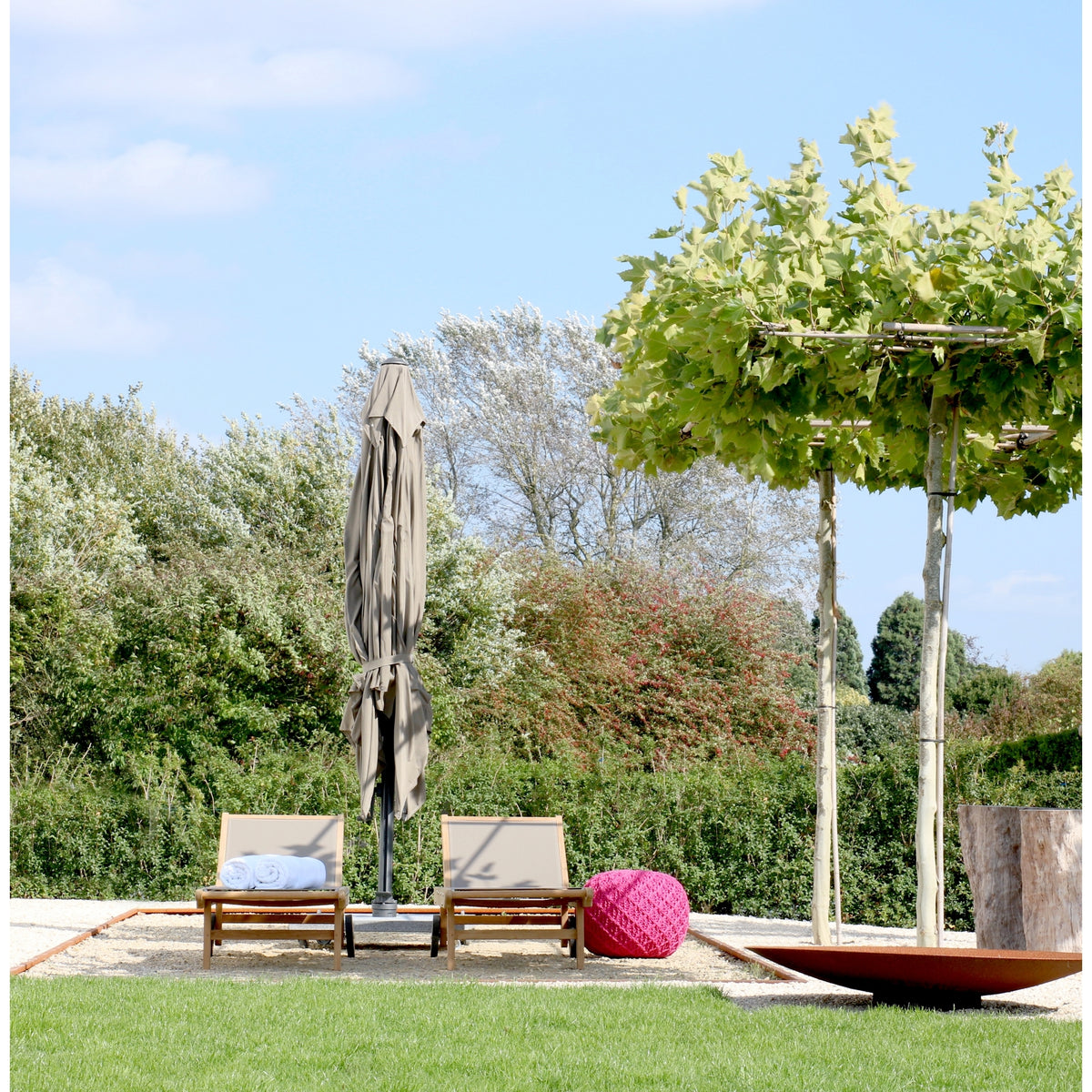 Marbella+ Cantilever Square Parasol