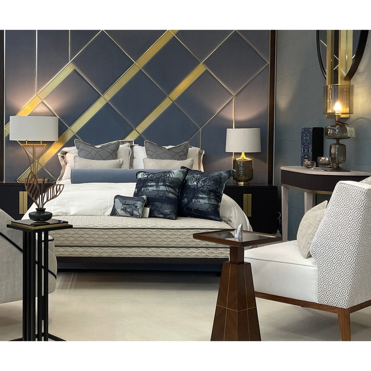 Yves Table Lamp