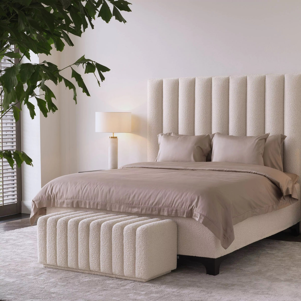 Mavone Bed Set