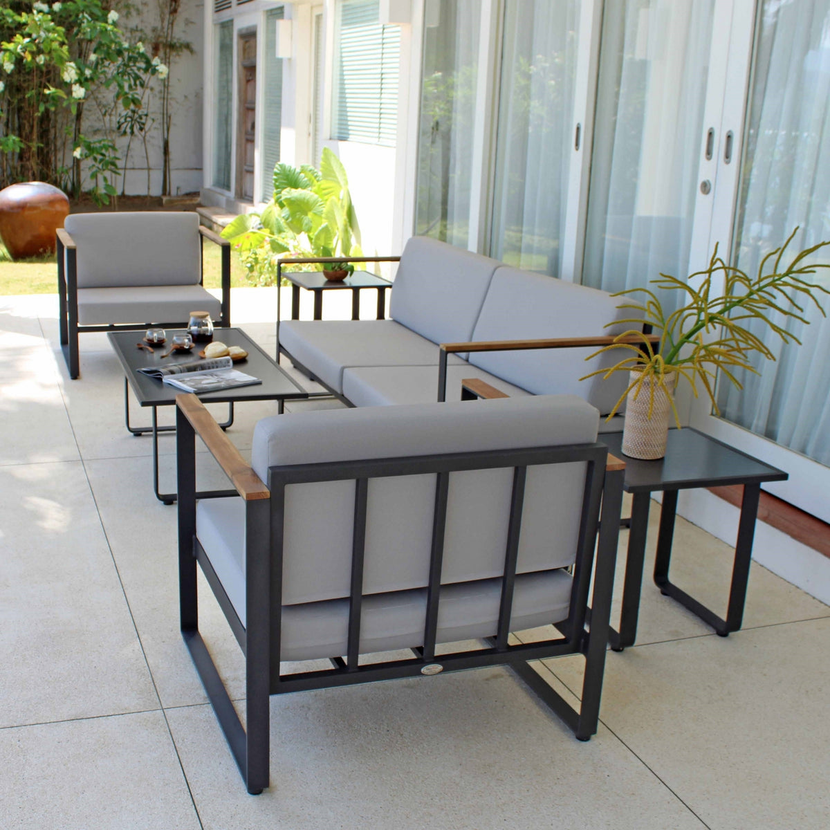 Taymar and Horizon Lounge Set