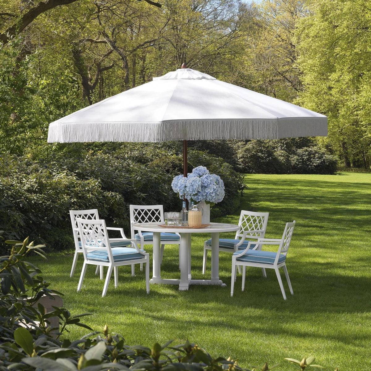 Bell Rive Round Dining Table