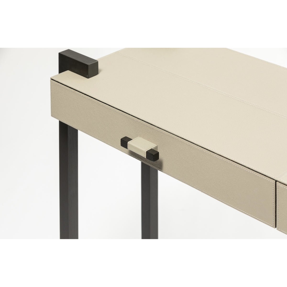Linea Nera Console