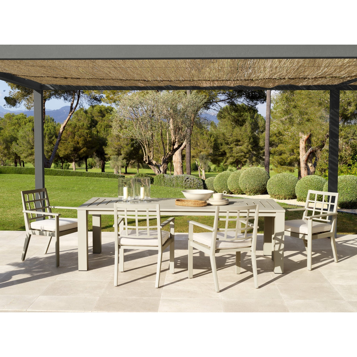 Vistamar Dining Table