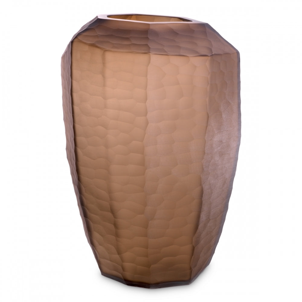 Larisa Vase