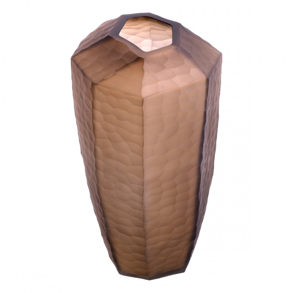 Larisa Vase