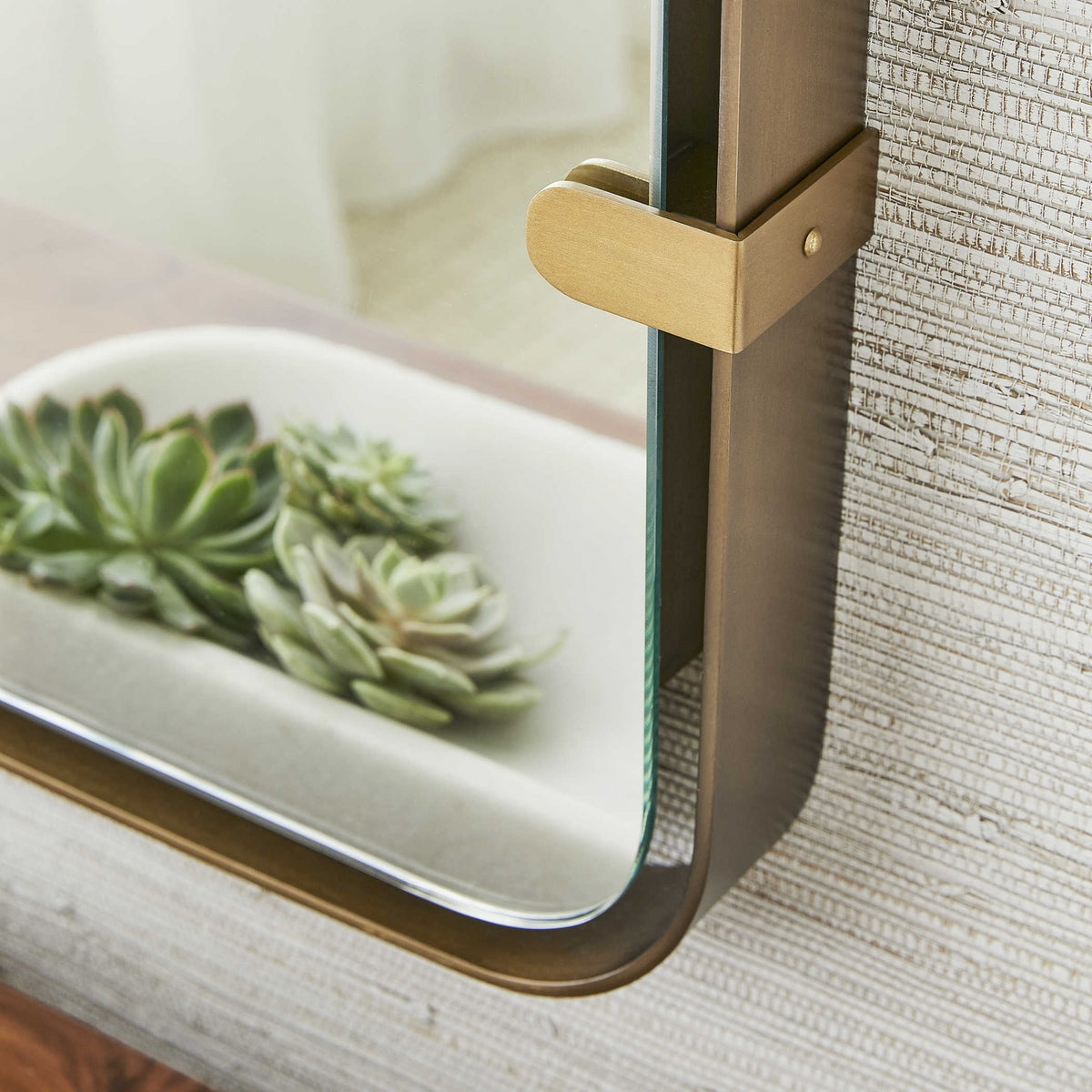 Toggle Mirror