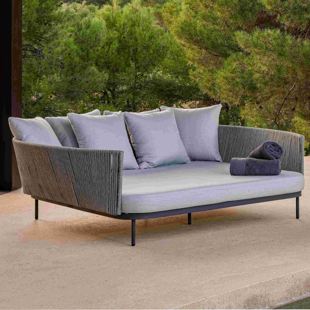 Boston Day Bed