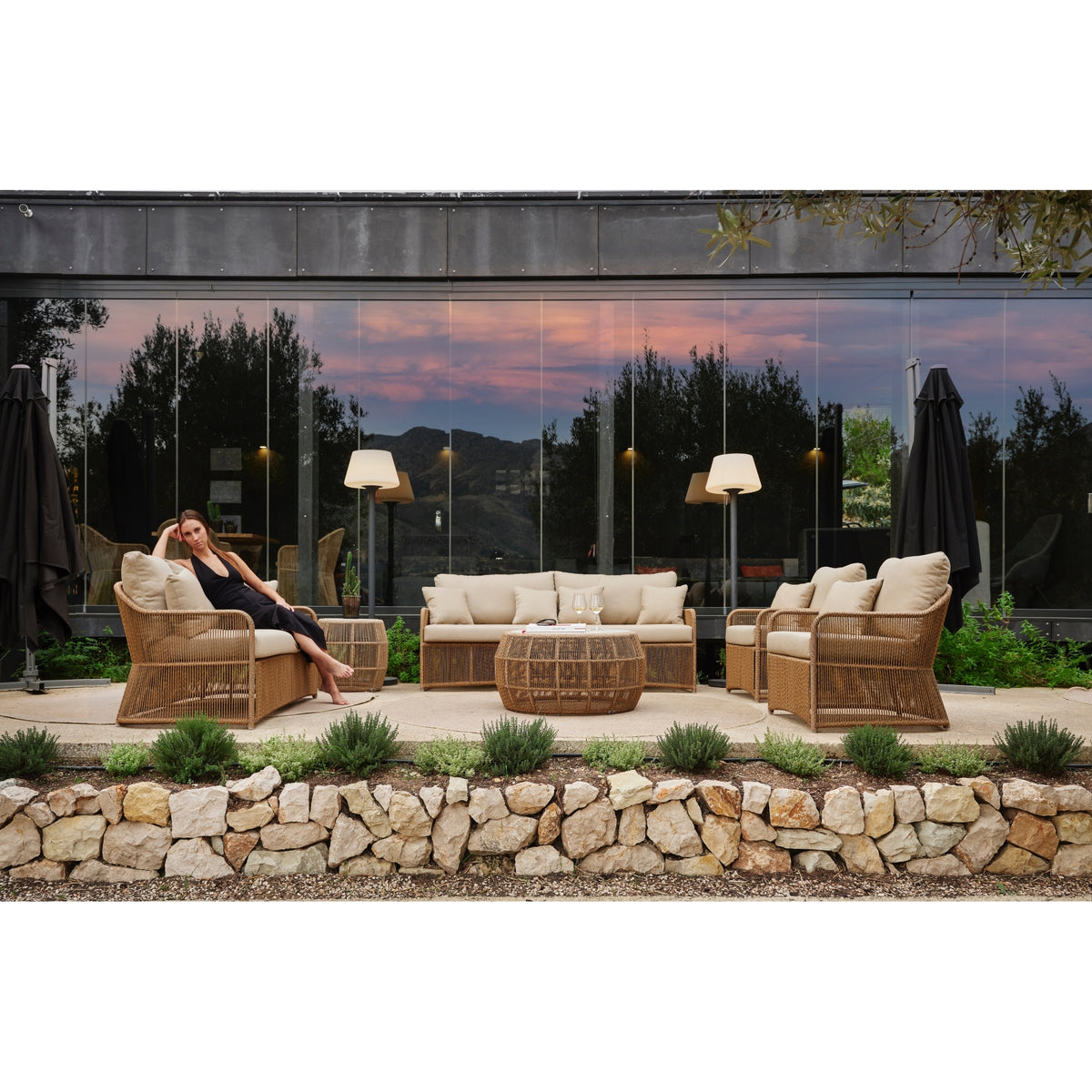 Calyxto Lounge Set