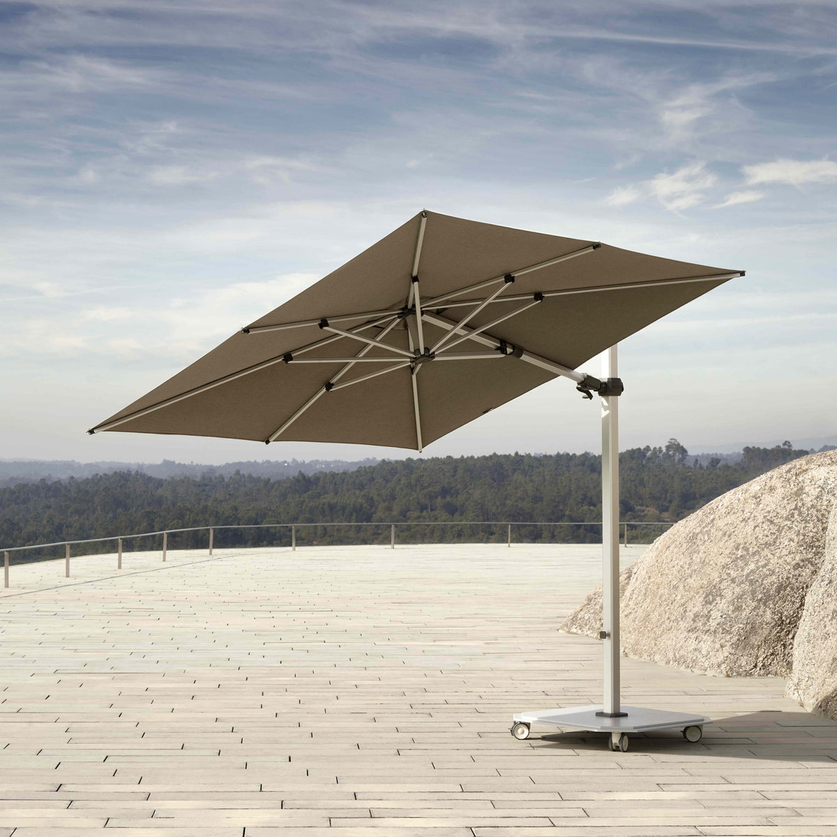 Caractere 3 Series Cantilever Parasol