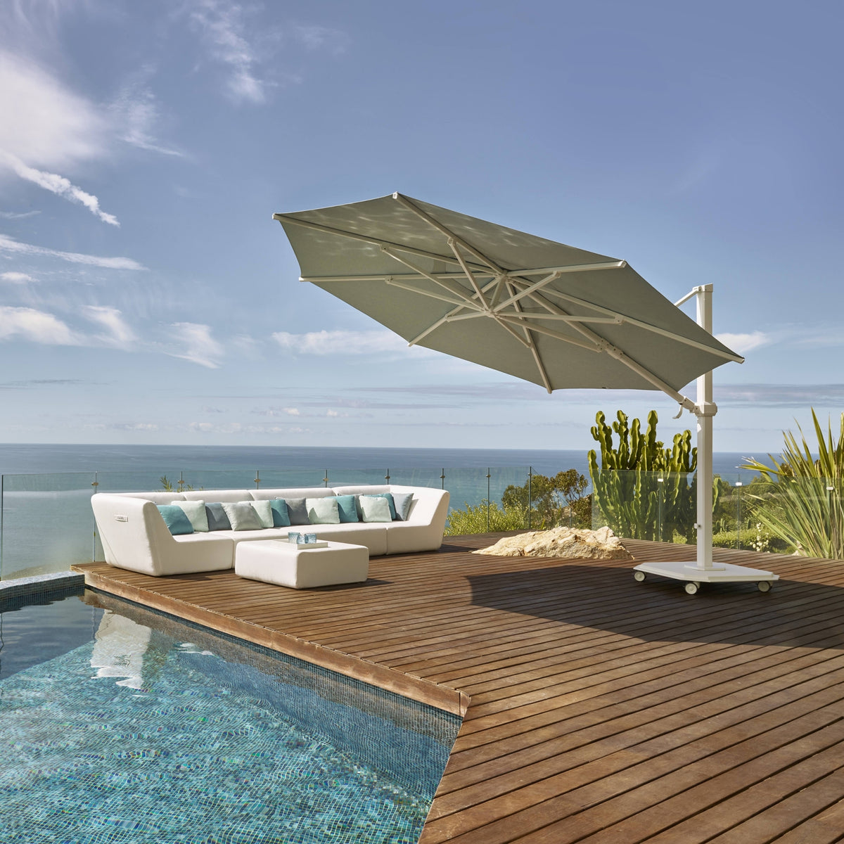 Caractere 4 Series Cantilever Parasol