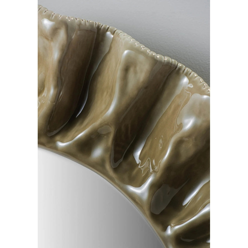 Galia Mirror
