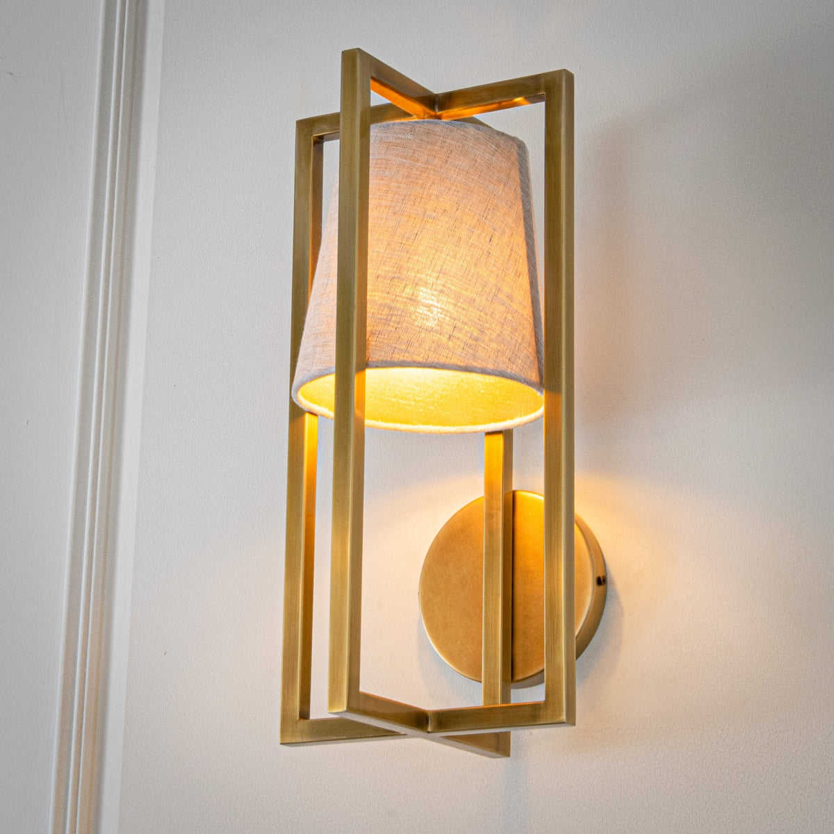 Hurricane Wall Lamp